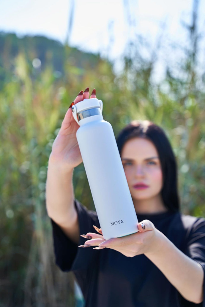 Moya insulated water bottle detail