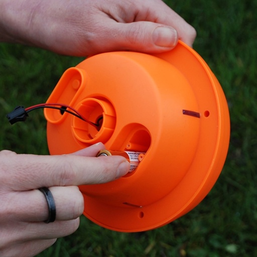 STV - Hi-Vis Mega-Sonic® Advanced Solar Mole Repeller
