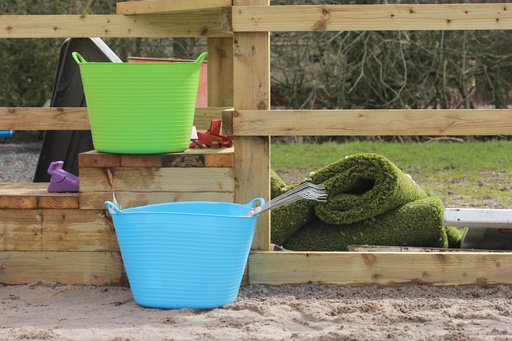 Red Gorilla - Gorilla Tubs & Recycled Black Tubs - Large 38L- Pistachio