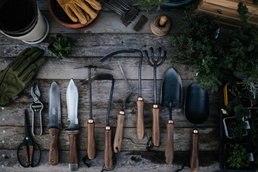 Barebones - Japanese Weeding Hoe - Walnut/Black