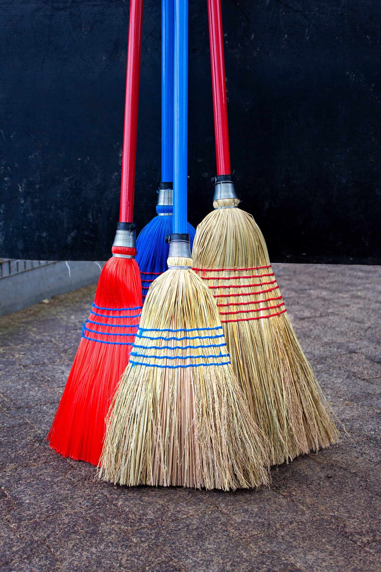 Red Gorilla - Corn Brooms - Standard (NEW 120CM HANDLE BLUE)
