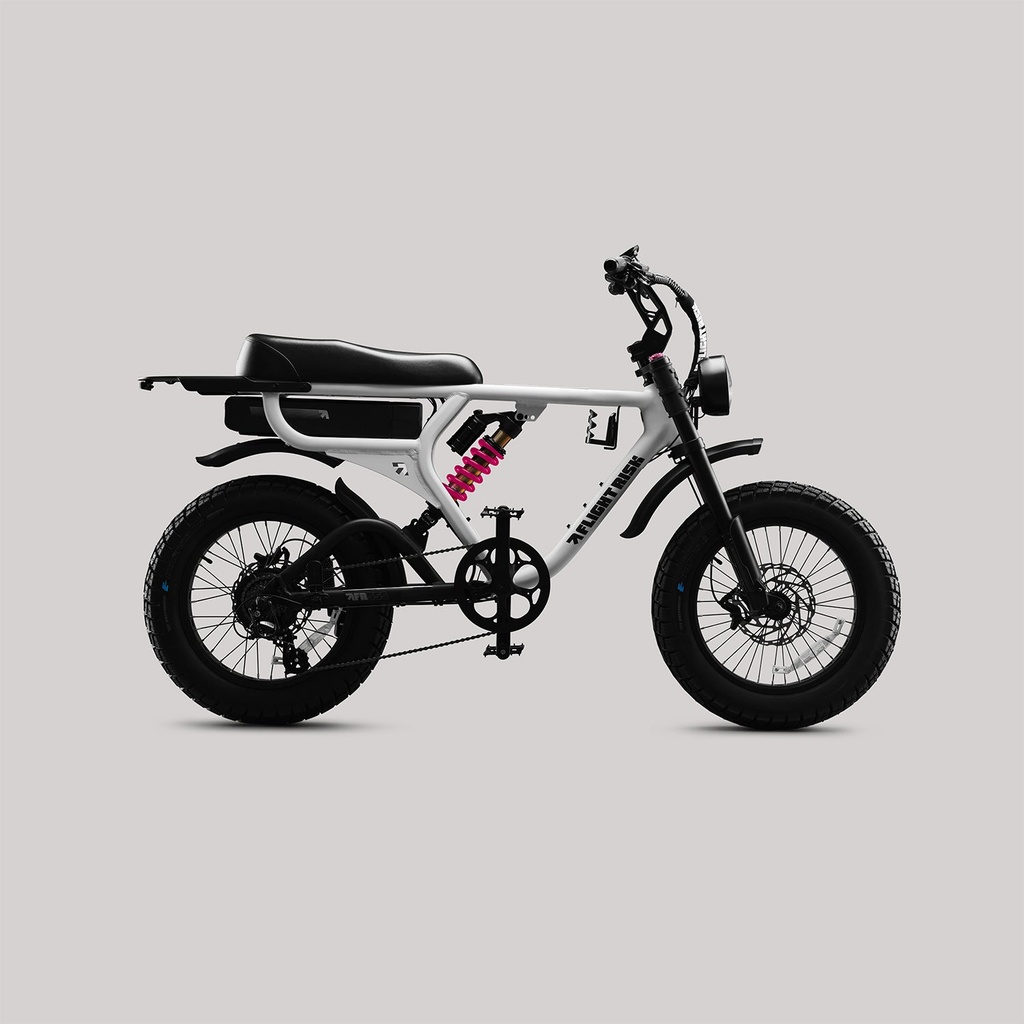 [FR555-WHITE] Flight Risk - FR555 – The Trailblazer - White